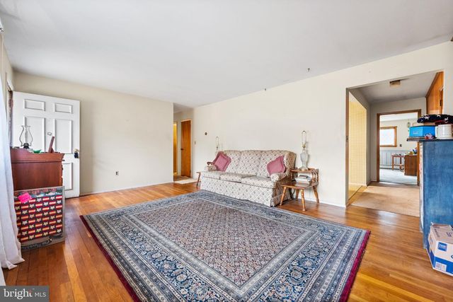 215 LANDENBERG RD, Landenberg, PA 19350