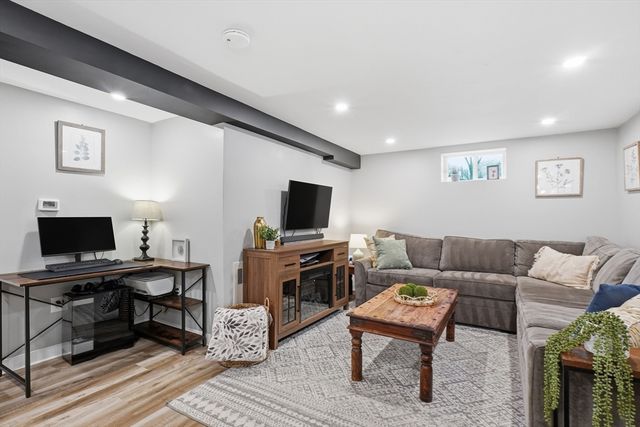 2 Fairmeadow, Wilmington, MA 01887