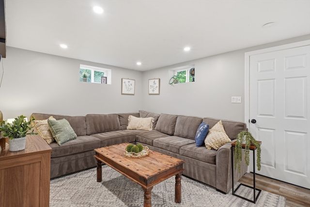 2 Fairmeadow, Wilmington, MA 01887