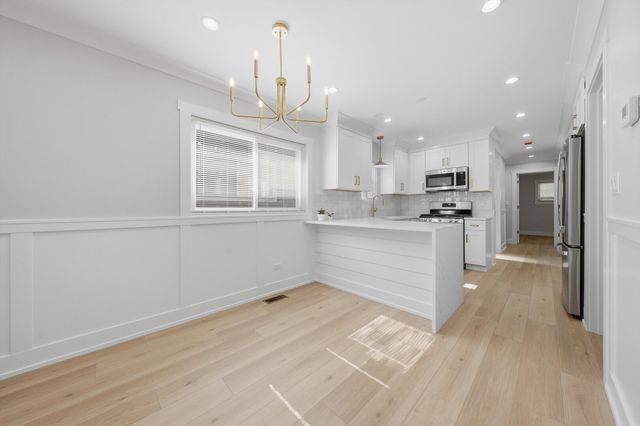 10422 S Green Bay Avenue, Chicago, IL 60617