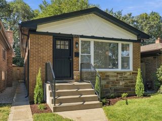 10422 S Green Bay Avenue, Chicago, IL 60617