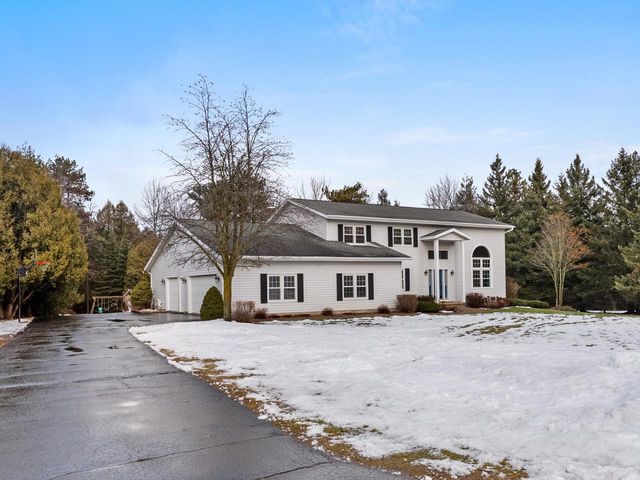 7351 Pine Grove LANE, Two Rivers, WI 54241