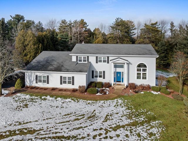 7351 Pine Grove LANE, Two Rivers, WI 54241