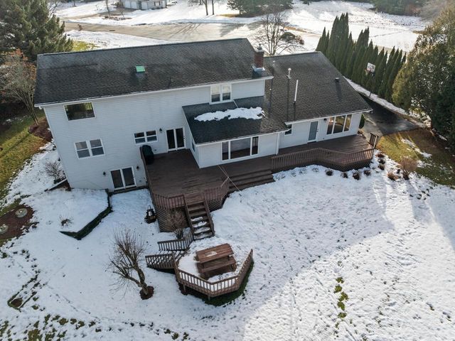 7351 Pine Grove LANE, Two Rivers, WI 54241