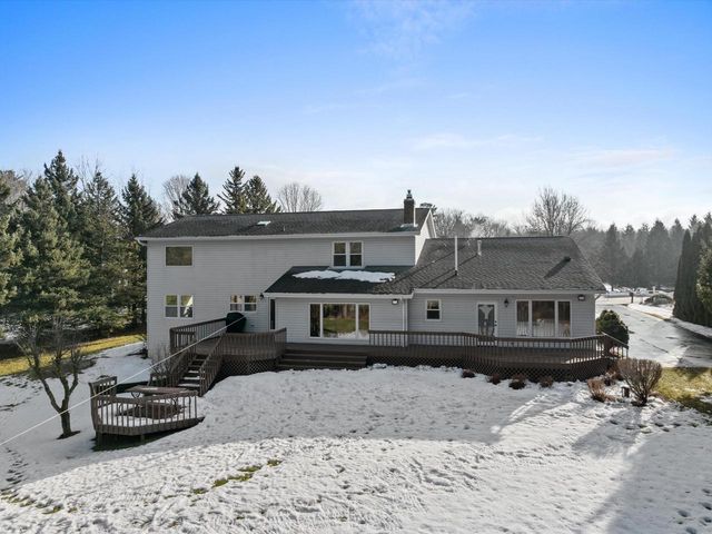 7351 Pine Grove LANE, Two Rivers, WI 54241