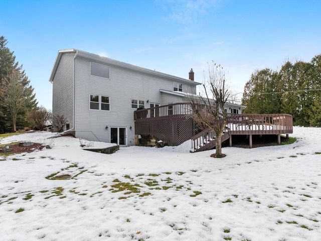 7351 Pine Grove LANE, Two Rivers, WI 54241