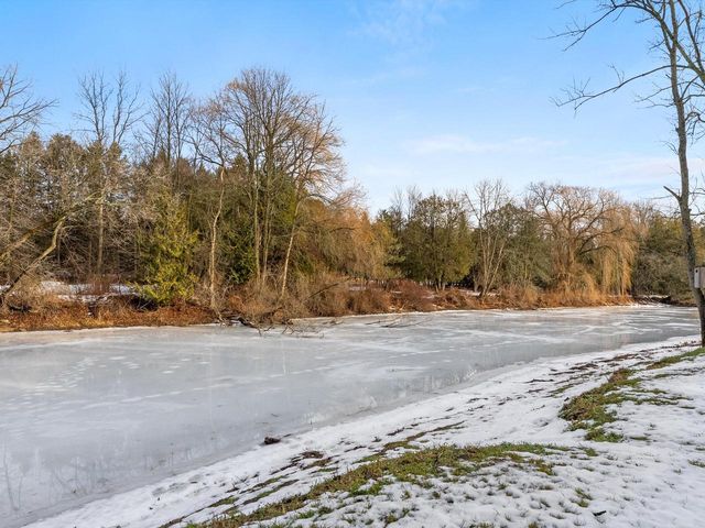 7351 Pine Grove LANE, Two Rivers, WI 54241