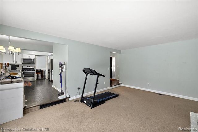 2482 Brenthaven Drive, Bloomfield Village, MI 48304