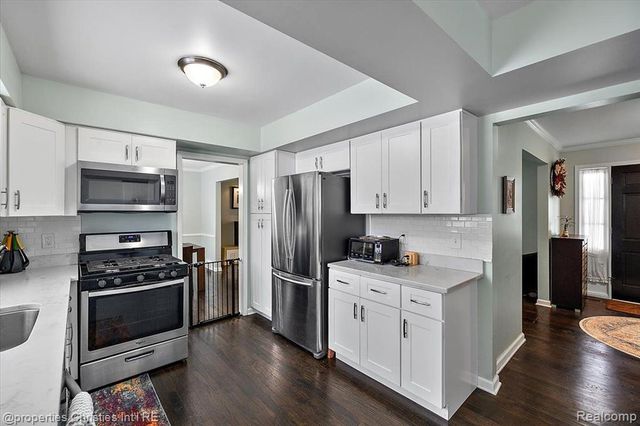 2482 Brenthaven Drive, Bloomfield Village, MI 48304