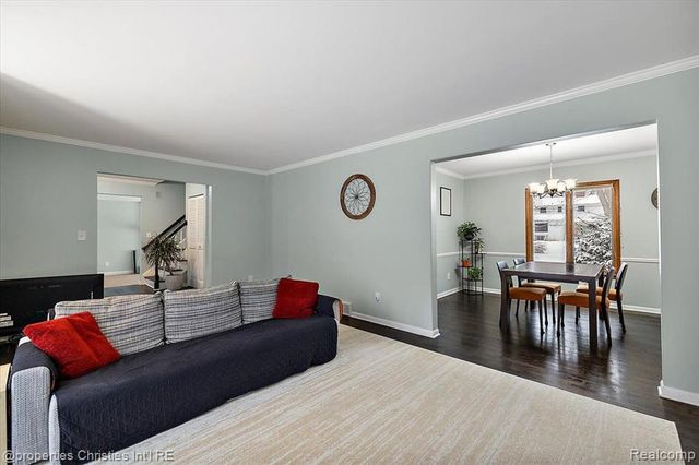 2482 Brenthaven Drive, Bloomfield Village, MI 48304