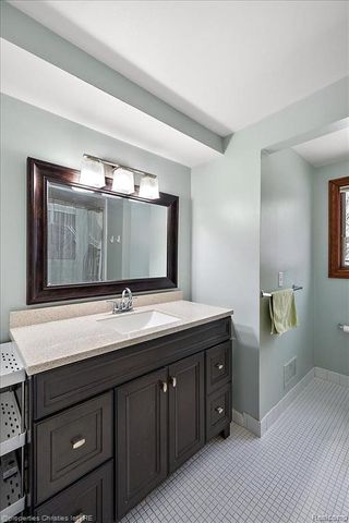 2482 Brenthaven Drive, Bloomfield Village, MI 48304