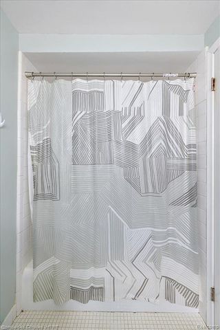 2482 Brenthaven Drive, Bloomfield Village, MI 48304