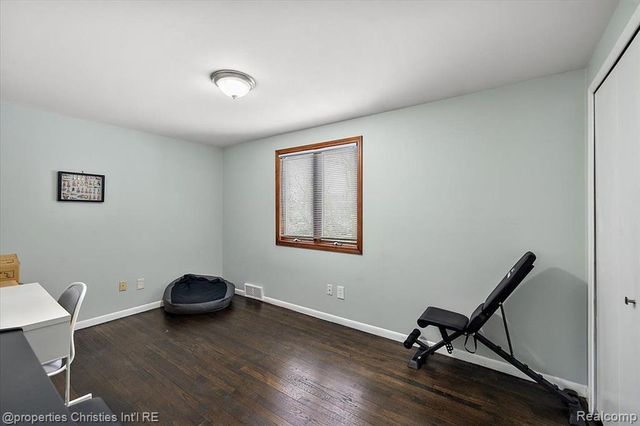 2482 Brenthaven Drive, Bloomfield Village, MI 48304