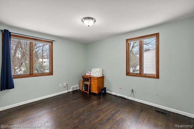 2482 Brenthaven Drive, Bloomfield Village, MI 48304