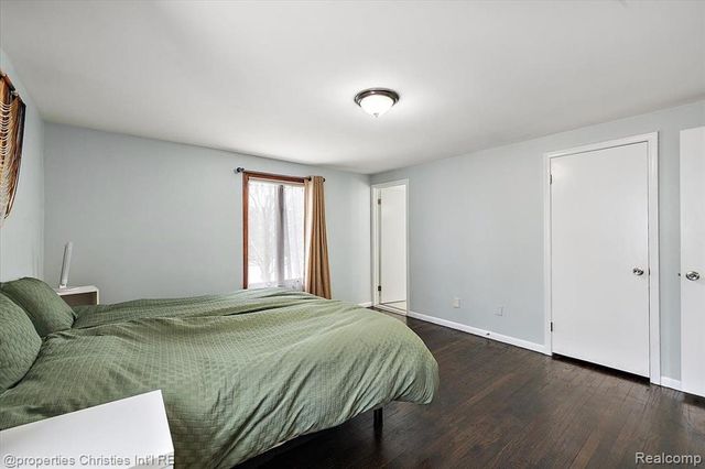 2482 Brenthaven Drive, Bloomfield Village, MI 48304