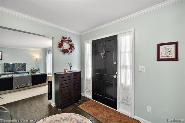 2482 Brenthaven Drive, Bloomfield Village, MI 48304