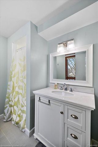 2482 Brenthaven Drive, Bloomfield Village, MI 48304