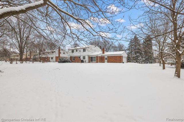 2482 Brenthaven Drive, Bloomfield Village, MI 48304
