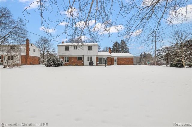 2482 Brenthaven Drive, Bloomfield Village, MI 48304