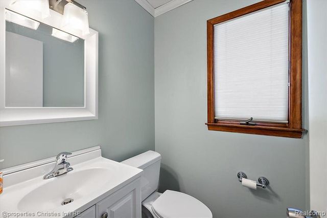 2482 Brenthaven Drive, Bloomfield Village, MI 48304