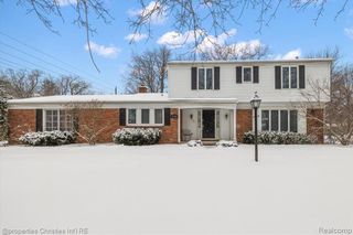 2482 Brenthaven Drive, Bloomfield Village, MI 48304