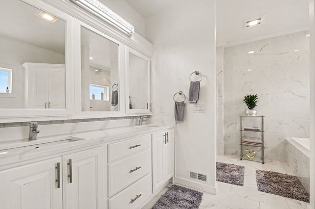 53303 Nadine Street, South Bend, IN 46637