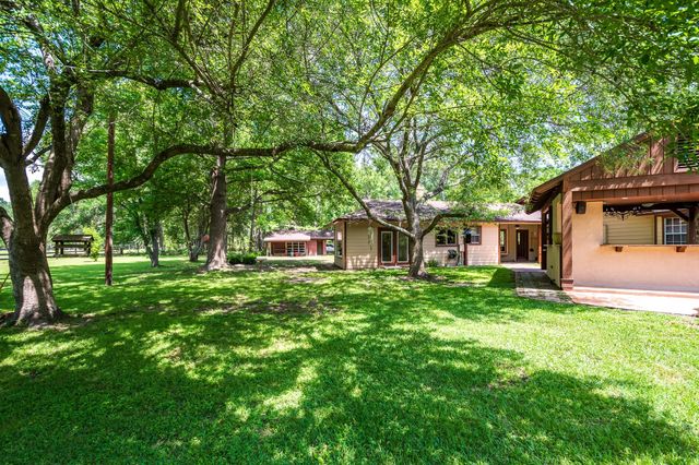 2870 Fostoria Tram Road, Cleveland, TX 77328