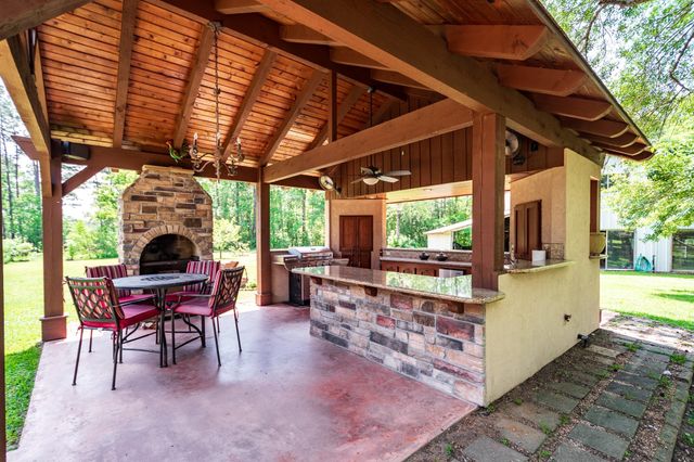 2870 Fostoria Tram Road, Cleveland, TX 77328