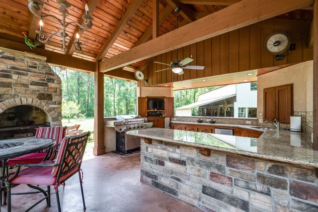 2870 Fostoria Tram Road, Cleveland, TX 77328