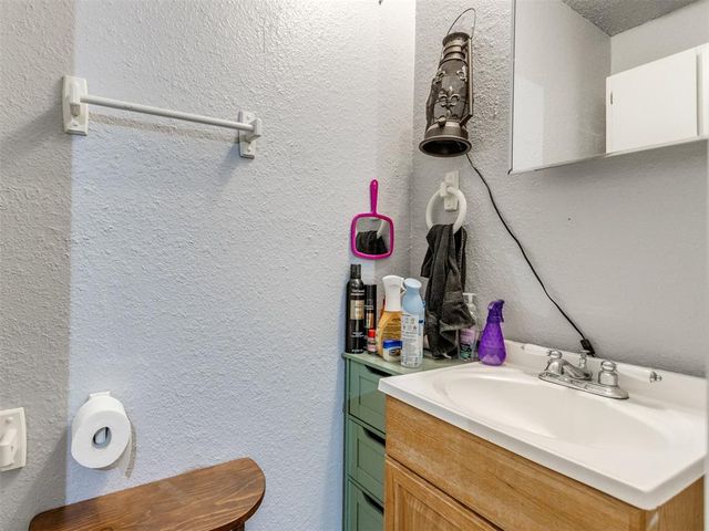 511 Holsey Drive, Noble, OK 73068