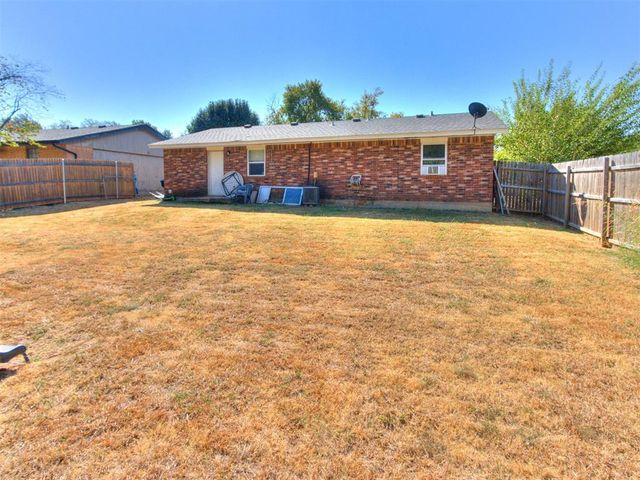 511 Holsey Drive, Noble, OK 73068