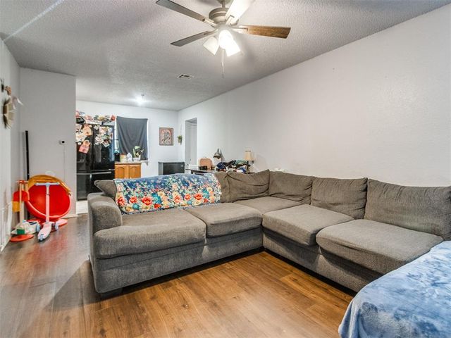 511 Holsey Drive, Noble, OK 73068