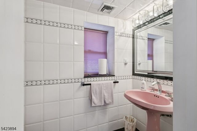 118 Byrd Ave, Bloomfield Twp., NJ 07003