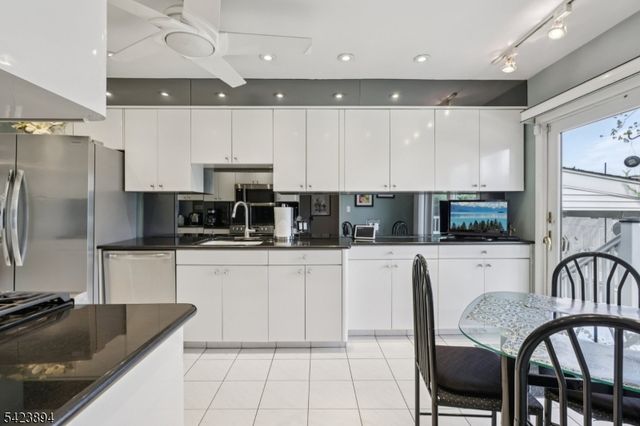 118 Byrd Ave, Bloomfield Twp., NJ 07003