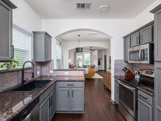 532 Lookout Tree LN, Round Rock, TX 78664
