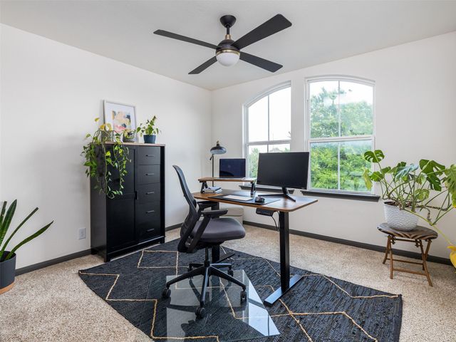 532 Lookout Tree LN, Round Rock, TX 78664