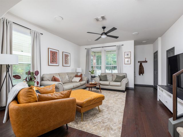 532 Lookout Tree LN, Round Rock, TX 78664