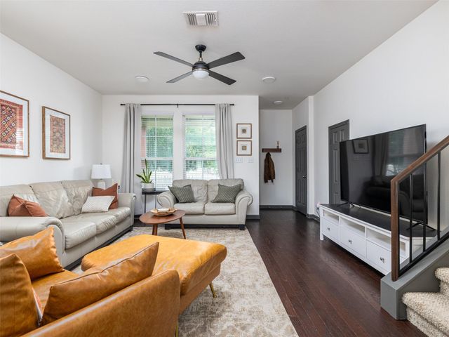 532 Lookout Tree LN, Round Rock, TX 78664