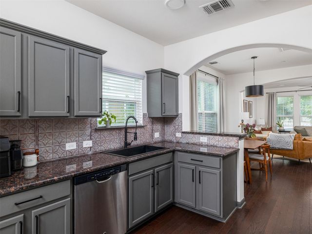 532 Lookout Tree LN, Round Rock, TX 78664