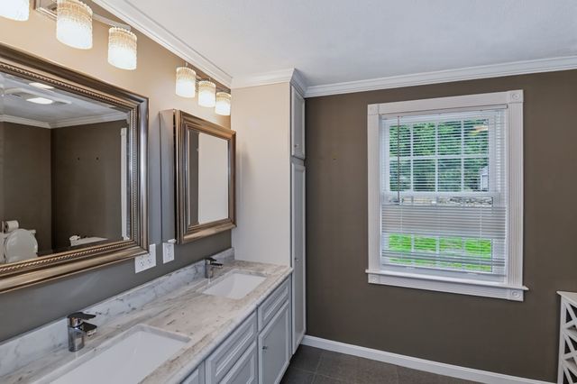 194 W Sutton Rd, Sutton, MA 01590