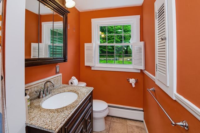 194 W Sutton Rd, Sutton, MA 01590
