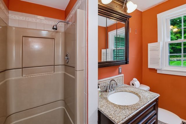 194 W Sutton Rd, Sutton, MA 01590