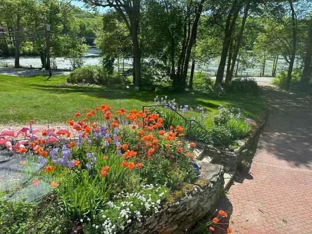 194 W Sutton Rd, Sutton, MA 01590