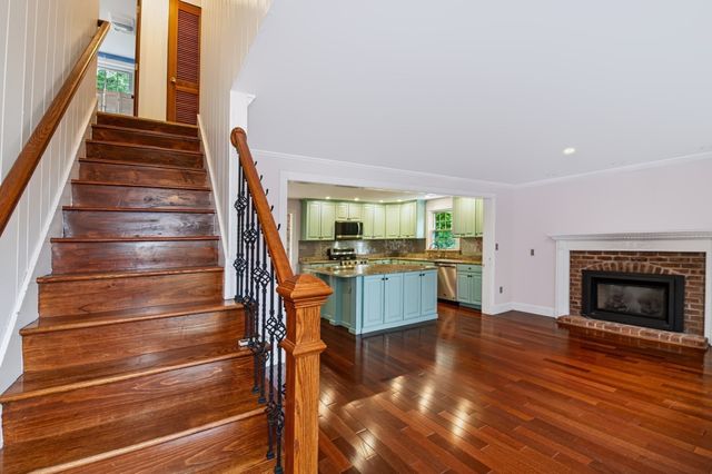 194 W Sutton Rd, Sutton, MA 01590