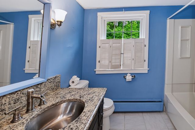 194 W Sutton Rd, Sutton, MA 01590