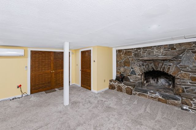 194 W Sutton Rd, Sutton, MA 01590