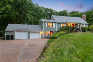 194 W Sutton Rd, Sutton, MA 01590