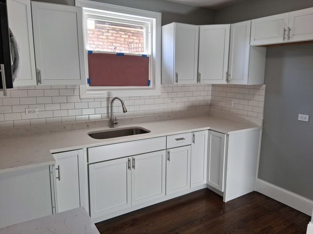 2105 S 7th Avenue, Maywood, IL 60153