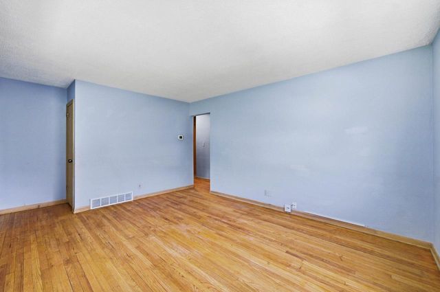 6706 N 54th STREET, Milwaukee, WI 53223