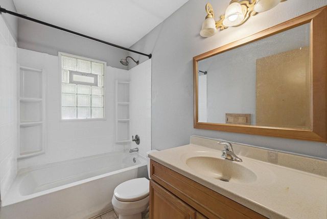 6706 N 54th STREET, Milwaukee, WI 53223
